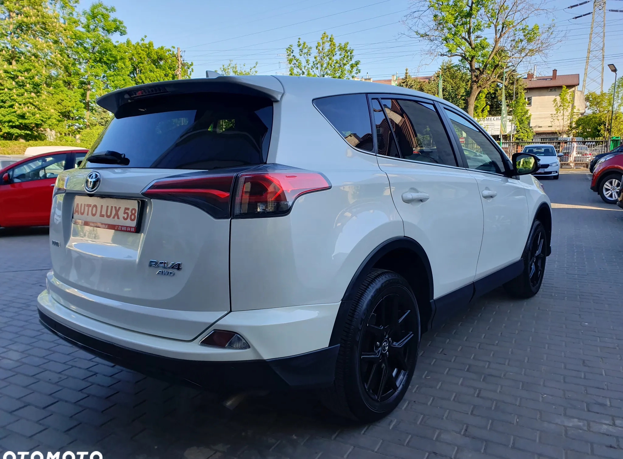 Toyota RAV4 cena 108900 przebieg: 88443, rok produkcji 2018 z Warszawa małe 631